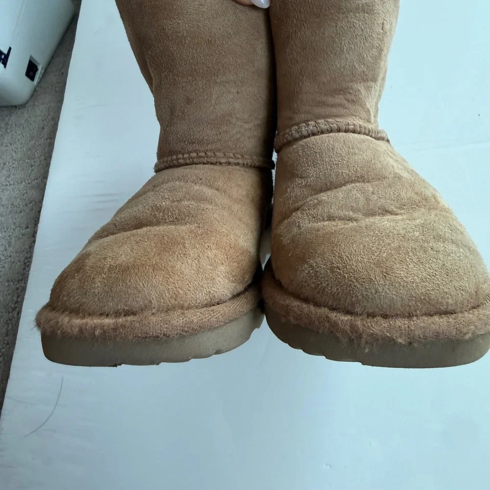 UGG® Bailey‎ Bow II Boot - Toddler / Little Kid - Chestnut Size 11